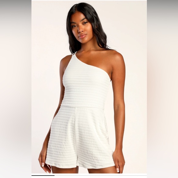 Lulu’s romper - Picture 2 of 3